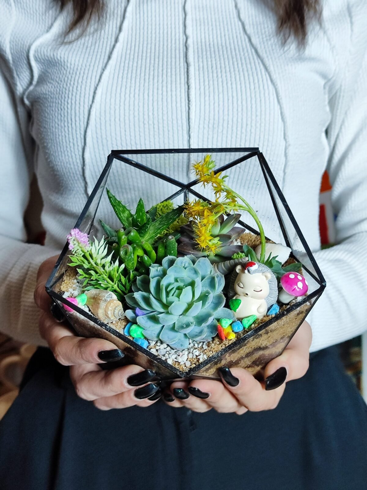Korporativ hədiyyə olaraq təqdim edilən Terrarium – İş mühitinə uyğun təbii dekor