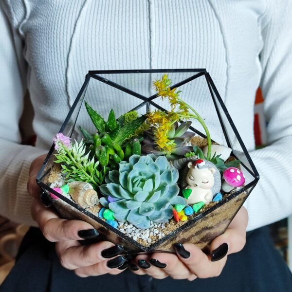 Korporativ hədiyyə olaraq təqdim edilən Terrarium – İş mühitinə uyğun təbii dekor